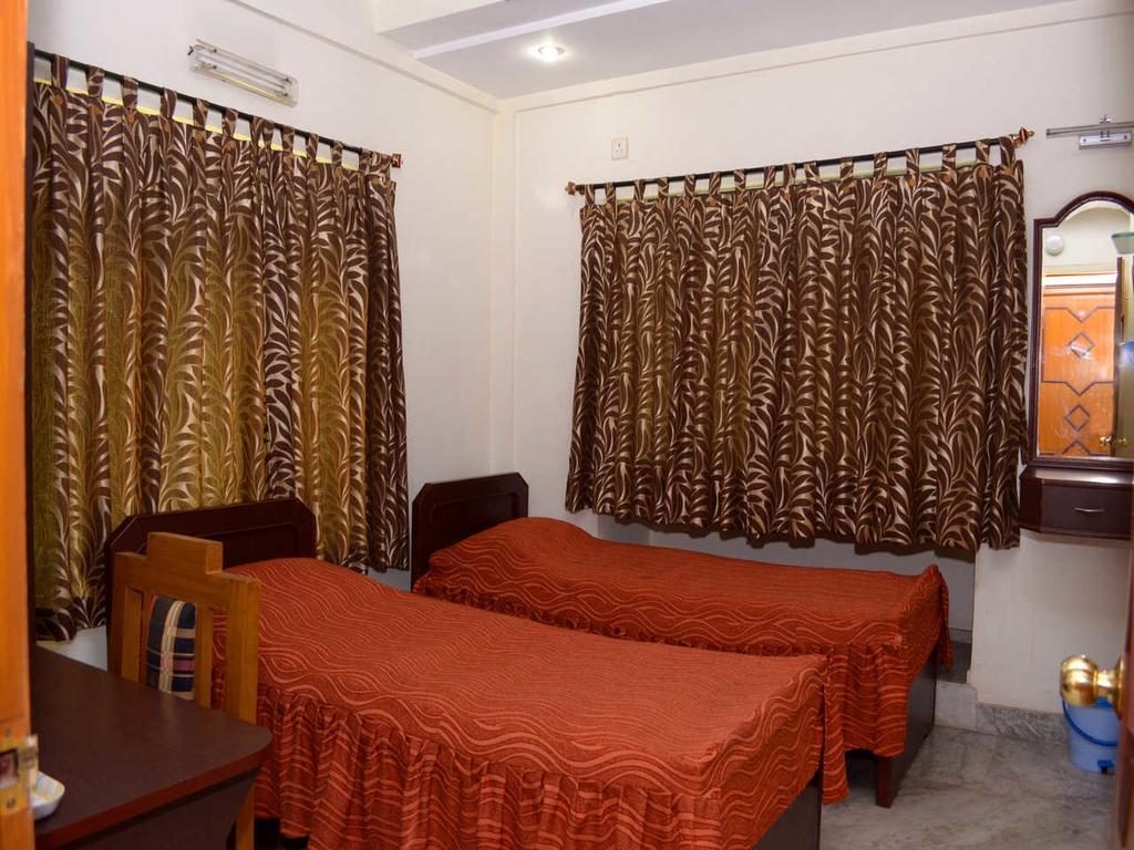 Fabexpress Harry Inn Calcutta Extérieur photo
