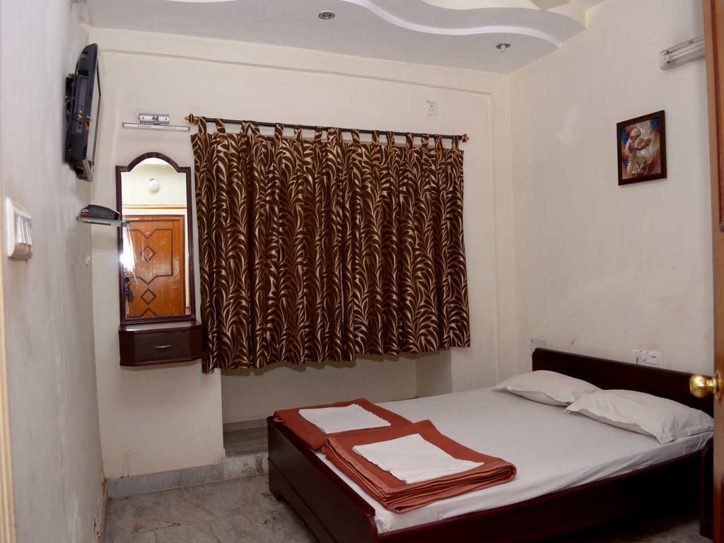 Fabexpress Harry Inn Calcutta Extérieur photo